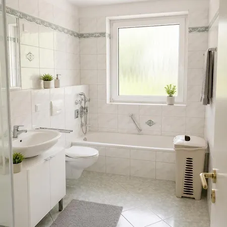 Wuppertal/remscheid - Zentral Und Ruhig Gelegen Apartmán